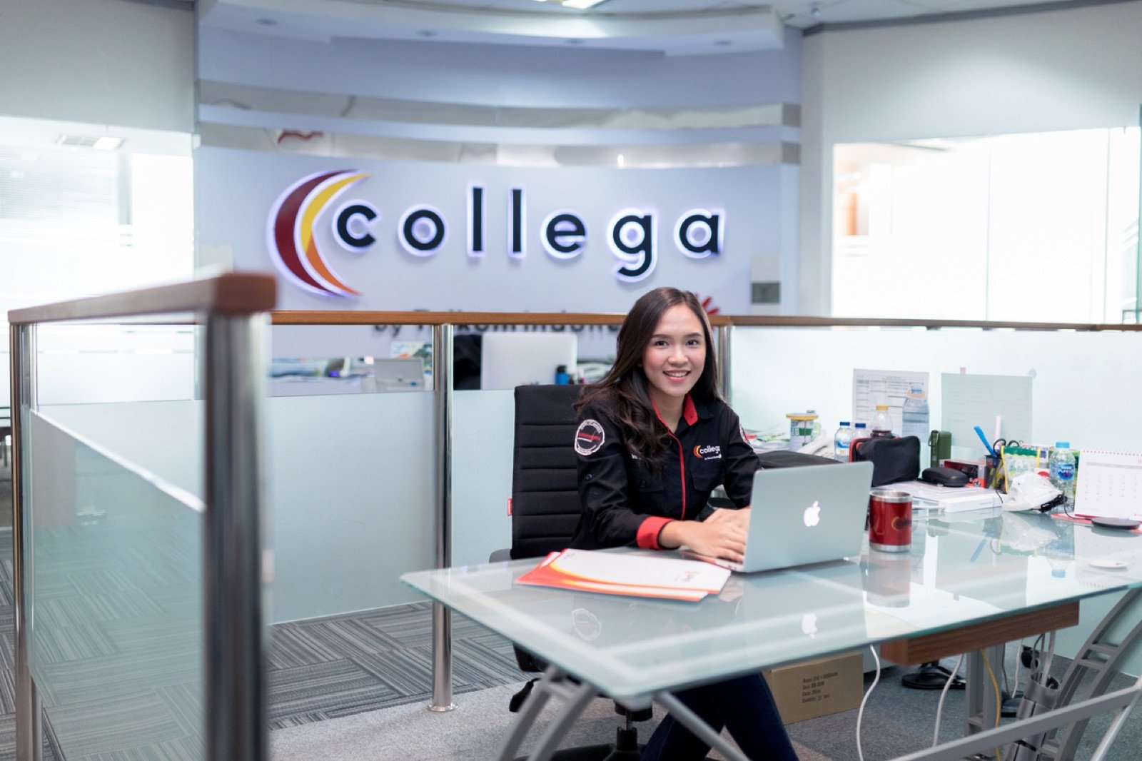 Stockshoot Sosial Media & Website — Collega