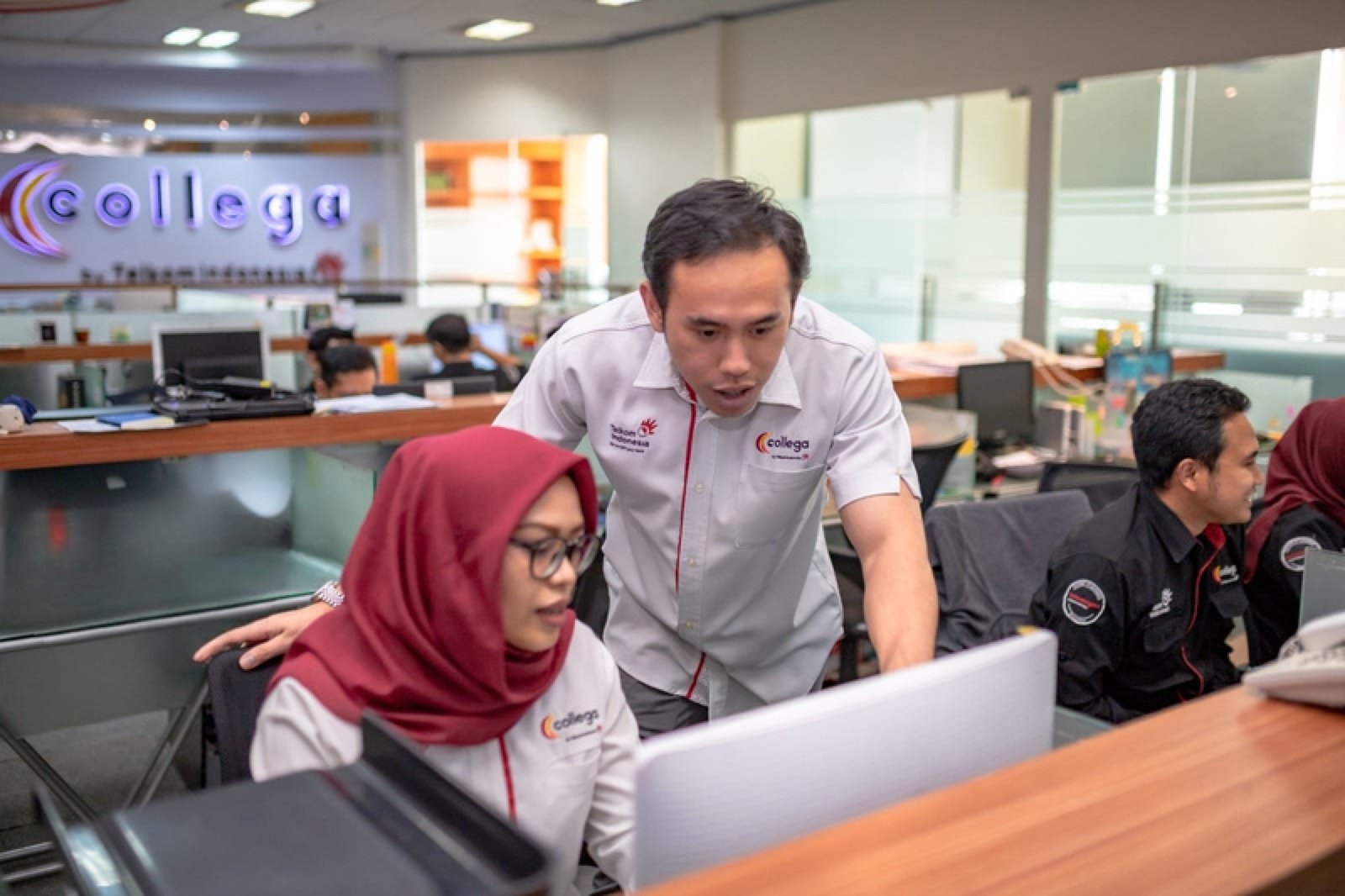 Stockshoot Sosial Media & Website — dokumentasi 4 dari 4